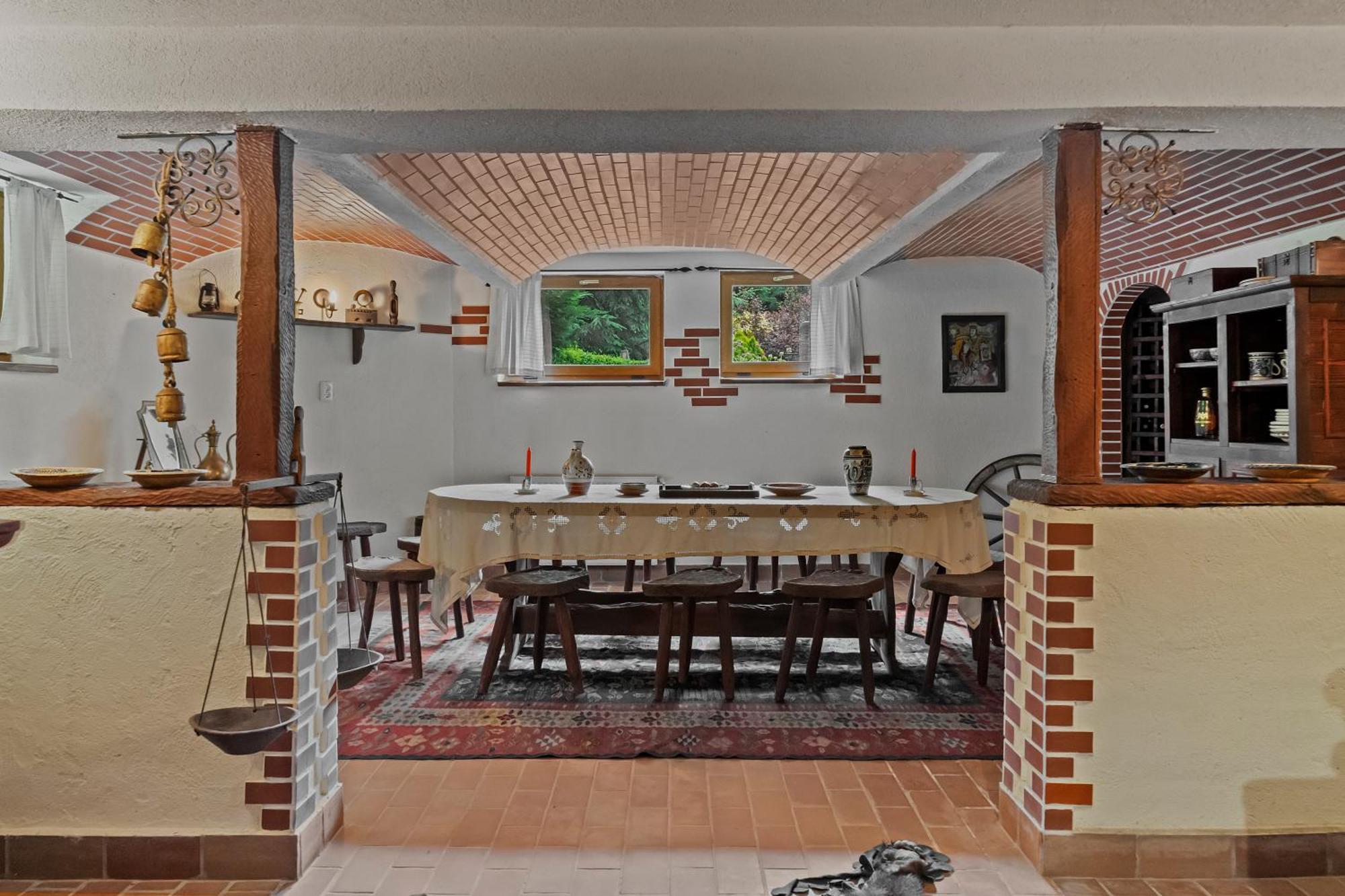 Wine Cellar Villa With Beautiful Garden In Sinaia - Busteni Poiana Tapului Exterior photo